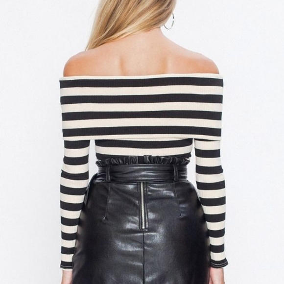 Off Shoulder bodysuit - Picture 2 of 3